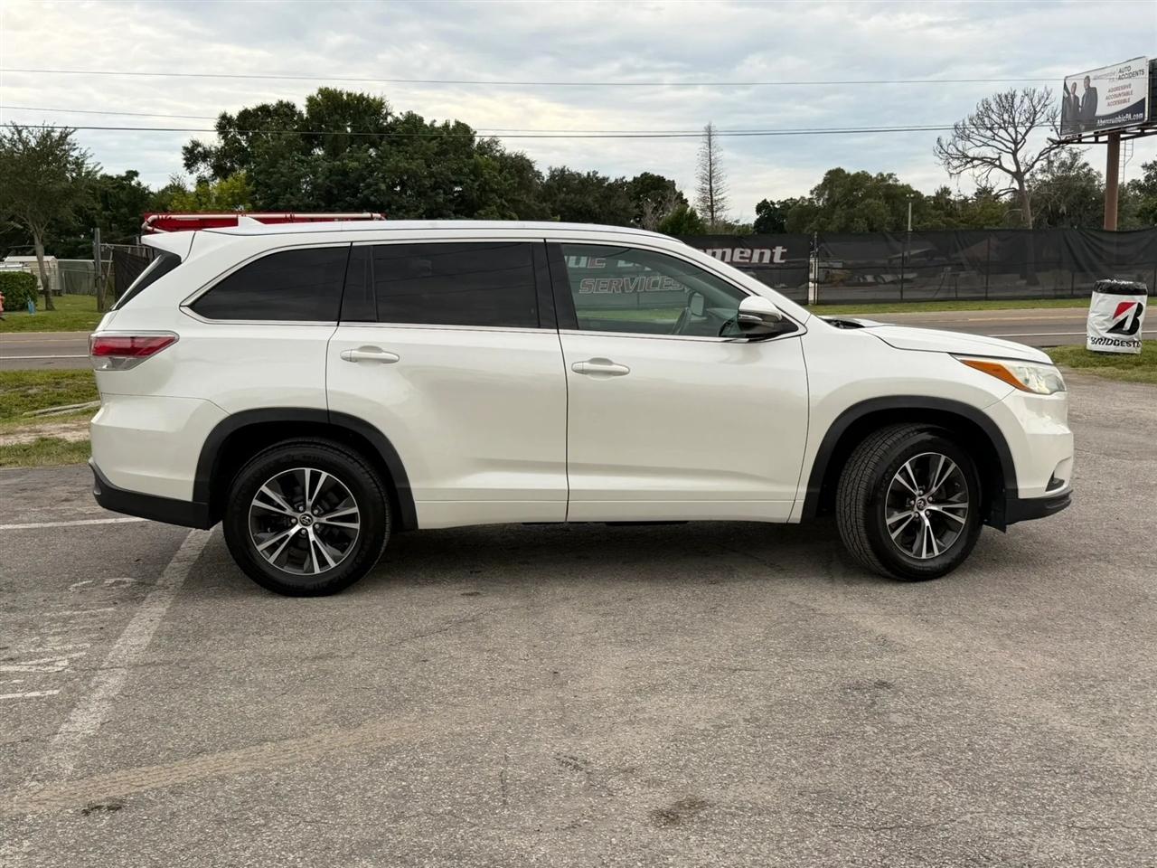 Toyota Highlander XLE FWD V6 2016
