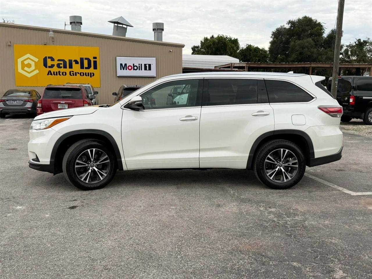 Toyota Highlander XLE FWD V6 2016