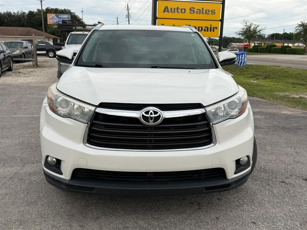 Toyota Highlander XLE FWD V6 2016