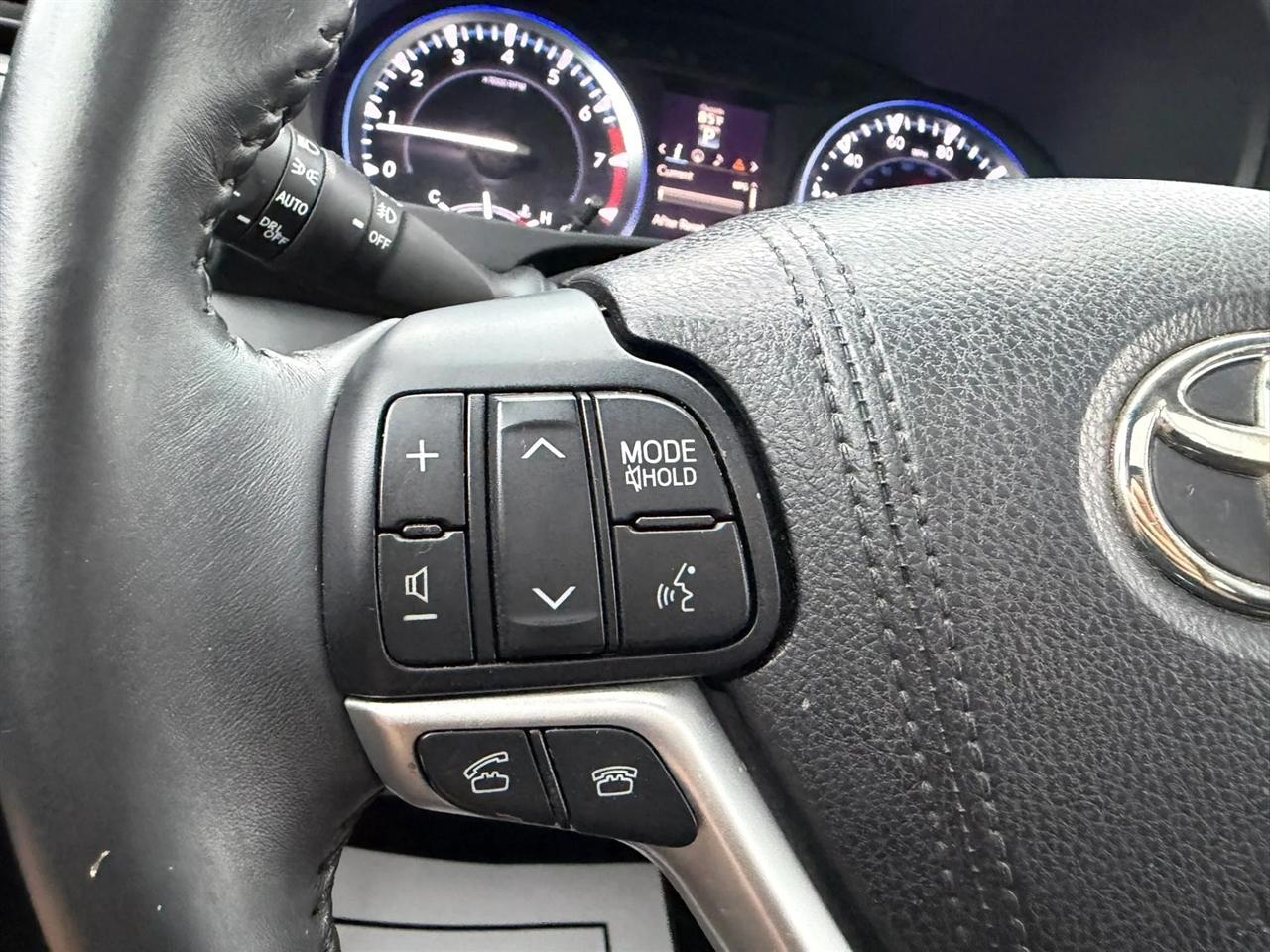 Toyota Highlander XLE FWD V6 2016