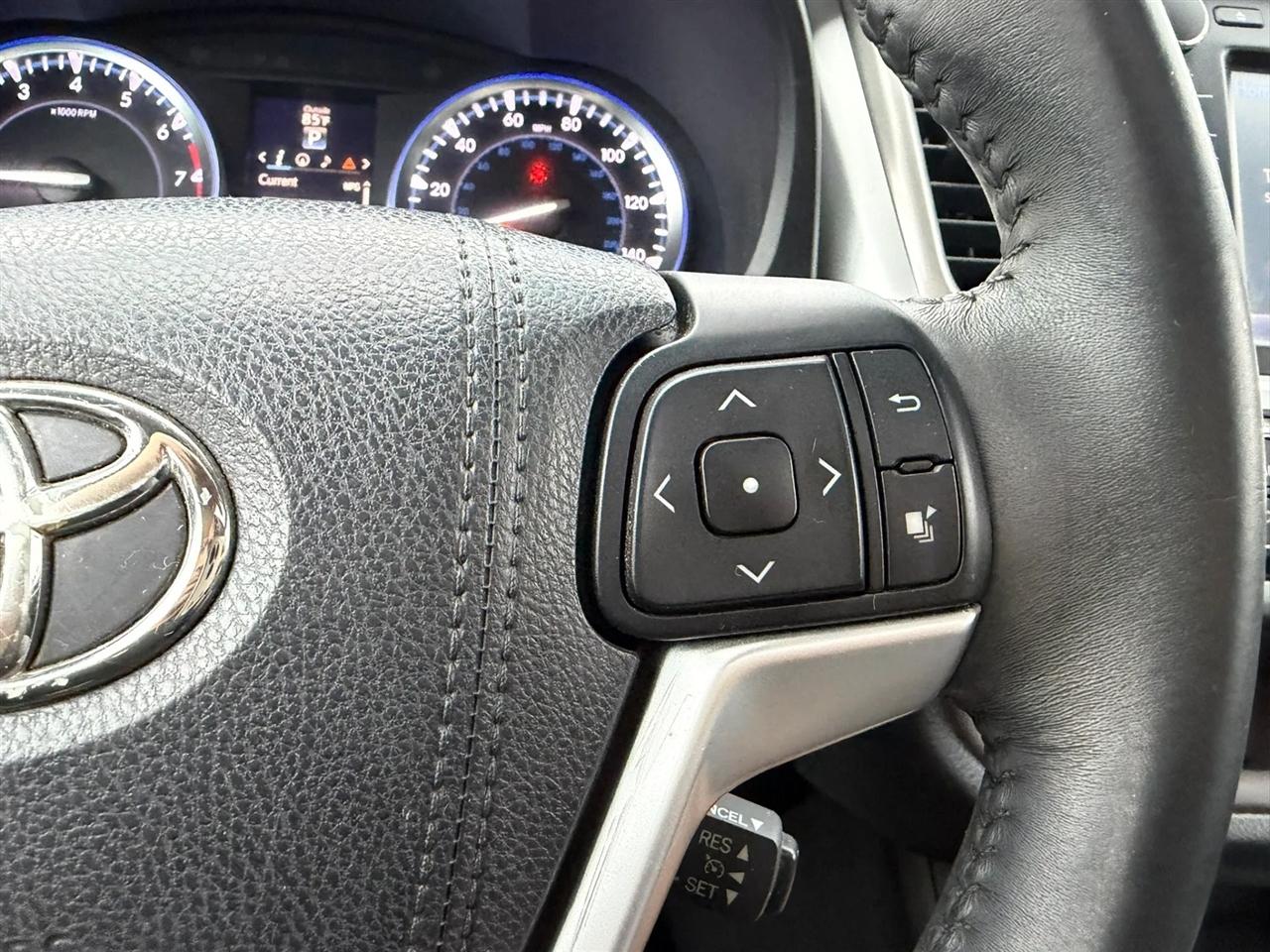 Toyota Highlander XLE FWD V6 2016