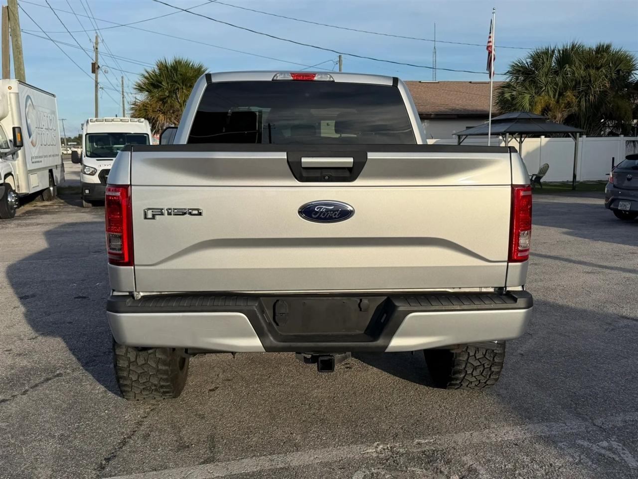 Ford F-150 XLT SuperCrew 5.5-ft. Bed 4WD 2015