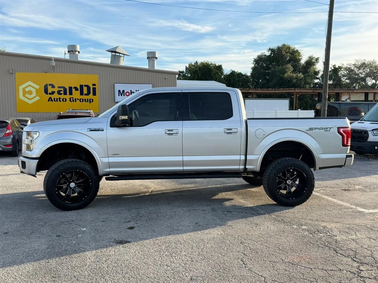 Ford F-150 XLT SuperCrew 5.5-ft. Bed 4WD 2015