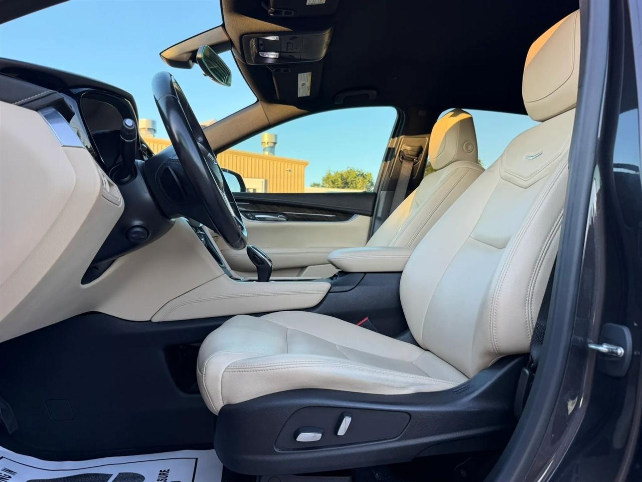 Cadillac XT5 Base 2019