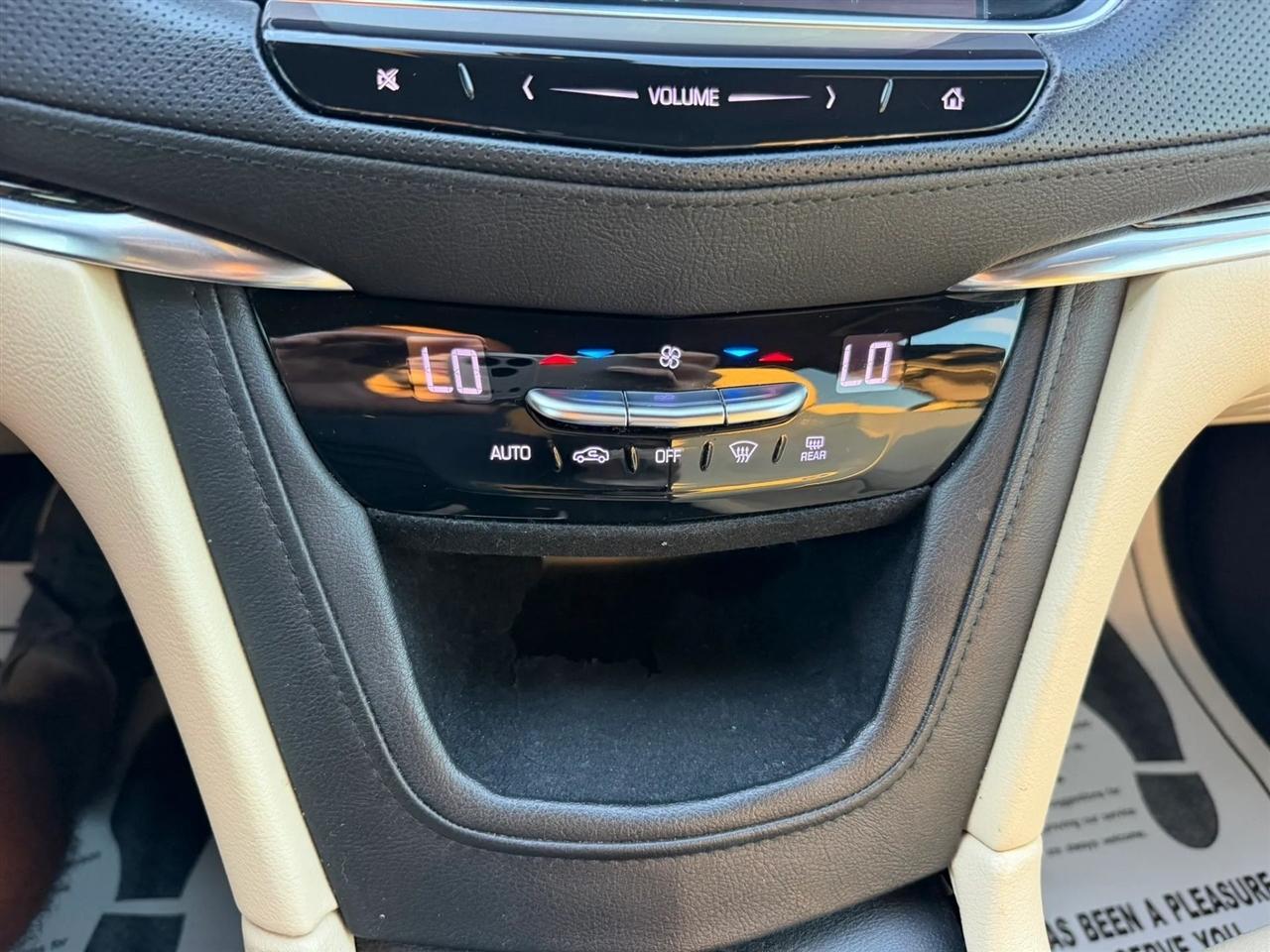 Cadillac XT5 Base 2019