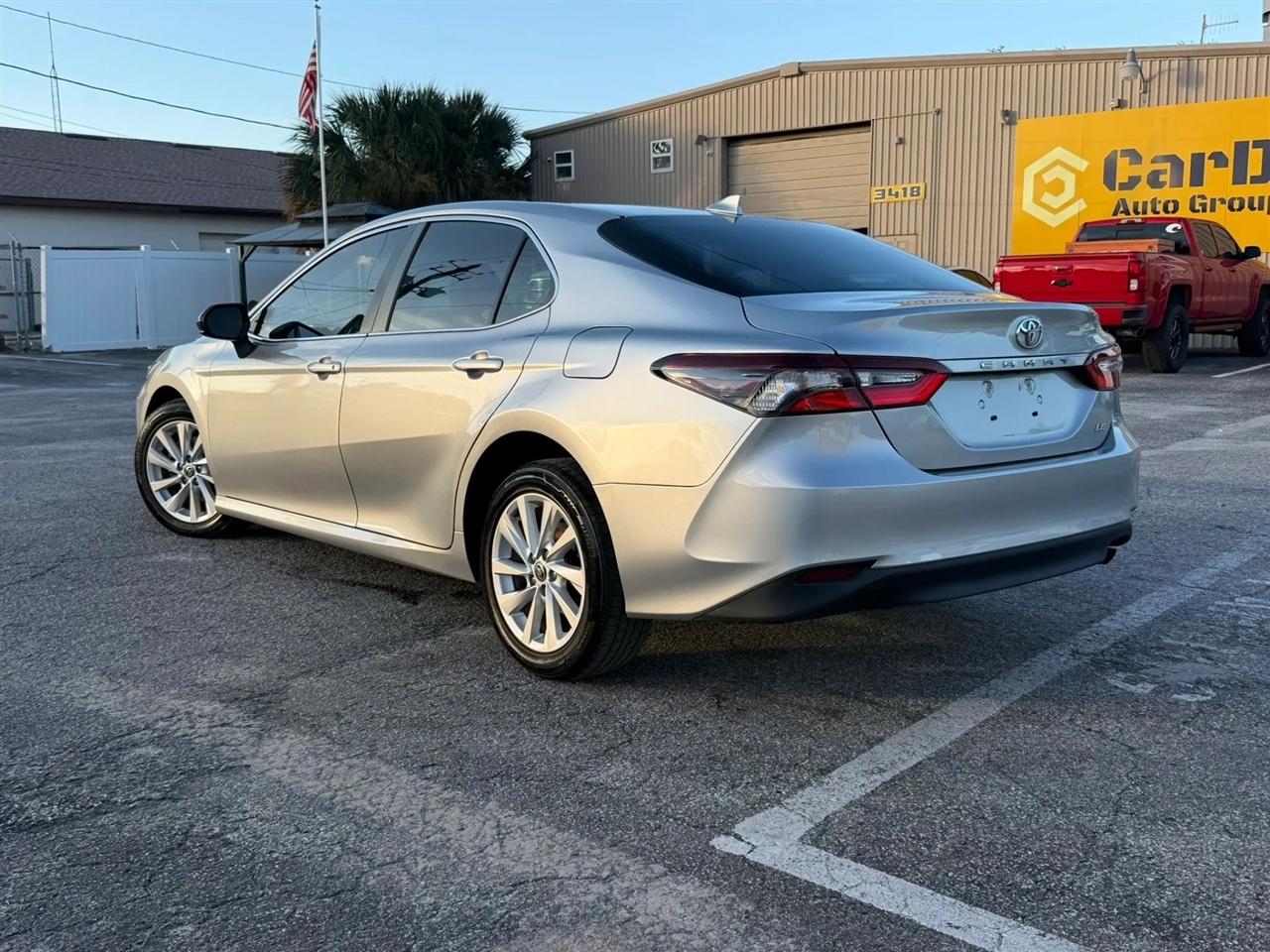 Toyota Camry LE 2021