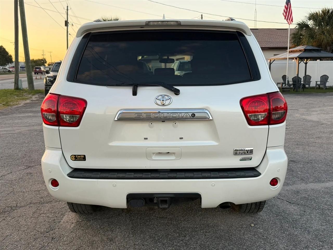 Toyota Sequoia Plantium 4WD FFV 2014