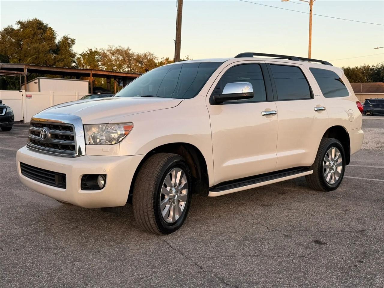 Toyota Sequoia Plantium 4WD FFV 2014