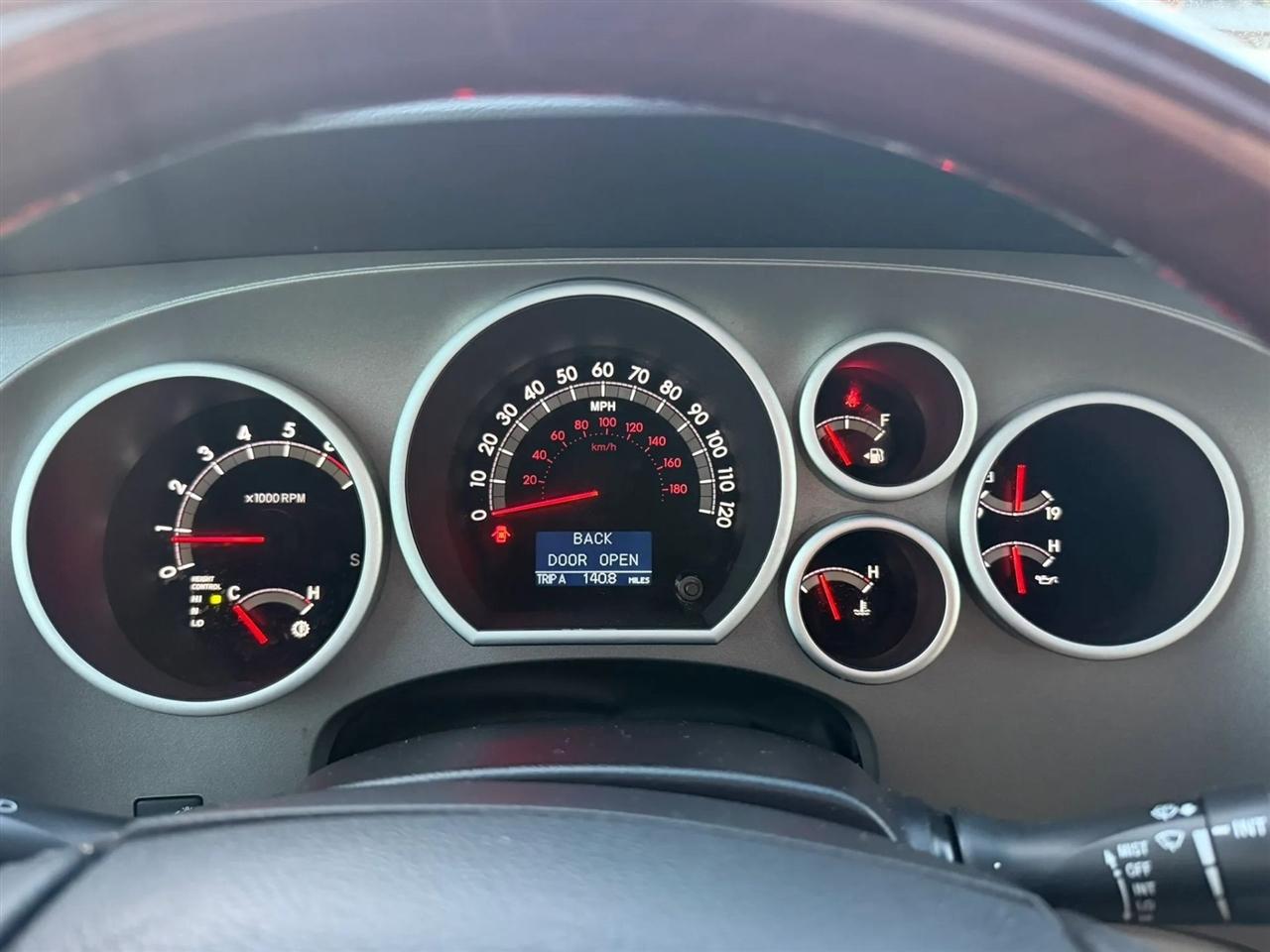 Toyota Sequoia Plantium 4WD FFV 2014