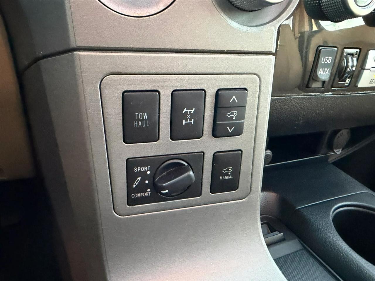 Toyota Sequoia Plantium 4WD FFV 2014