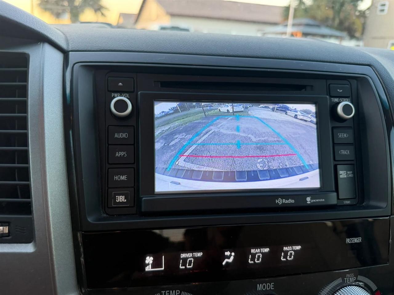 Toyota Sequoia Plantium 4WD FFV 2014