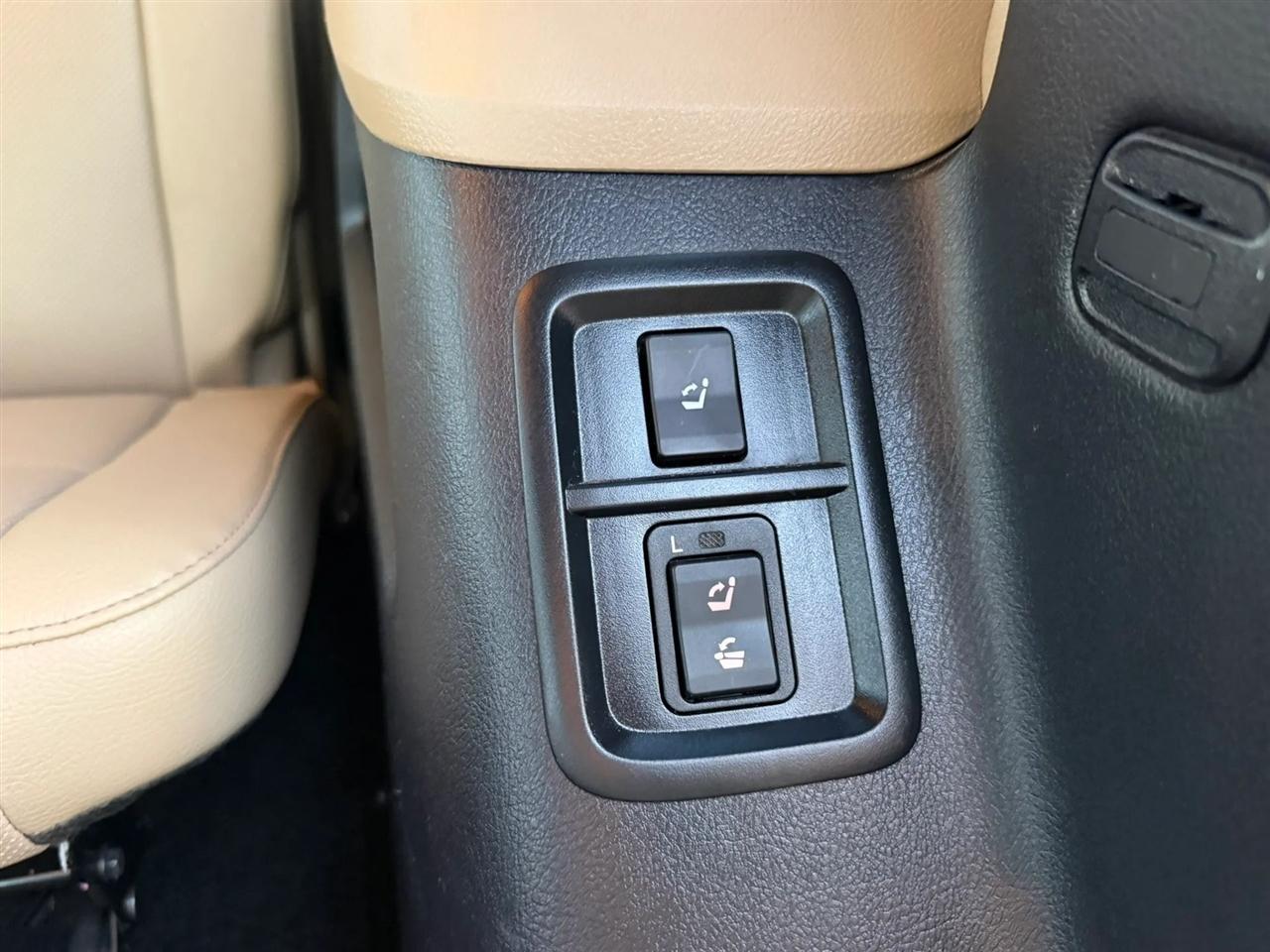 Toyota Sequoia Plantium 4WD FFV 2014