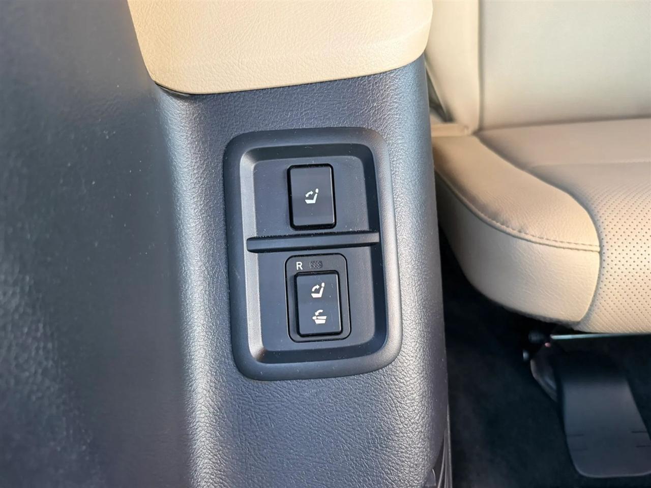 Toyota Sequoia Plantium 4WD FFV 2014