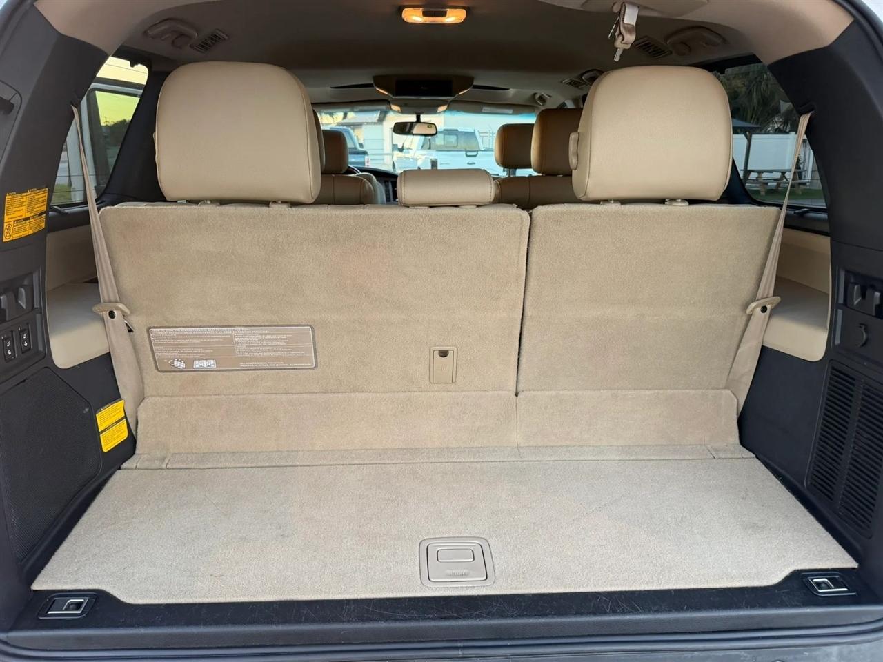 Toyota Sequoia Plantium 4WD FFV 2014