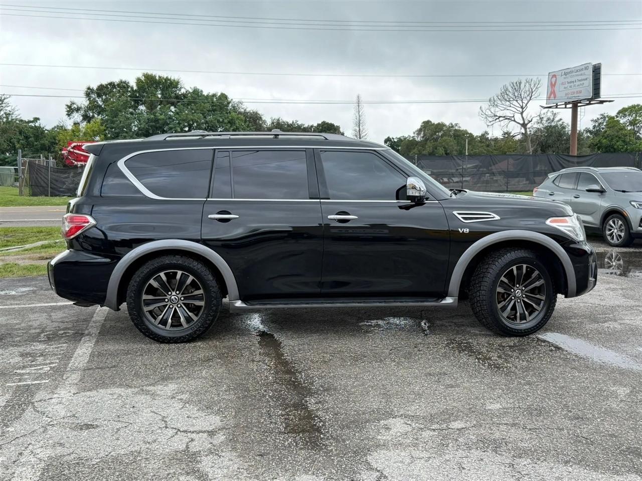 Nissan Armada Platinum AWD 2017