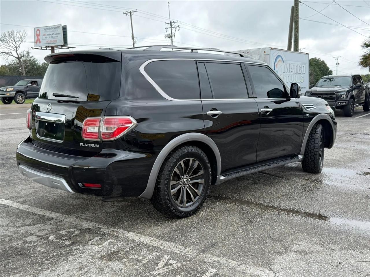 Nissan Armada Platinum AWD 2017