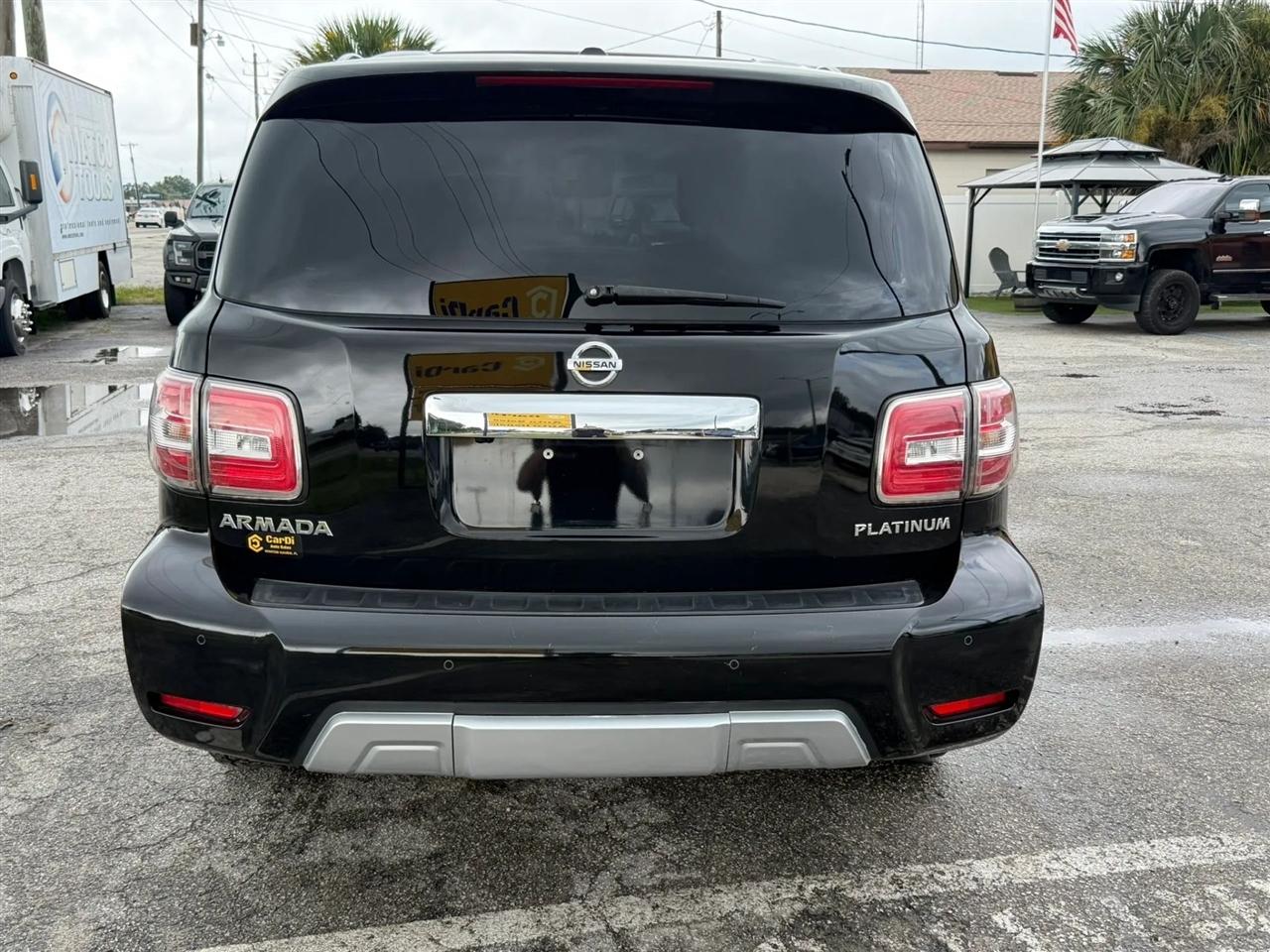 Nissan Armada Platinum AWD 2017