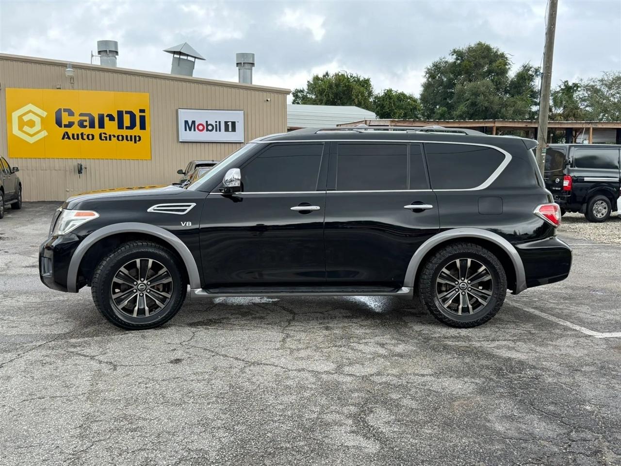 Nissan Armada Platinum AWD 2017