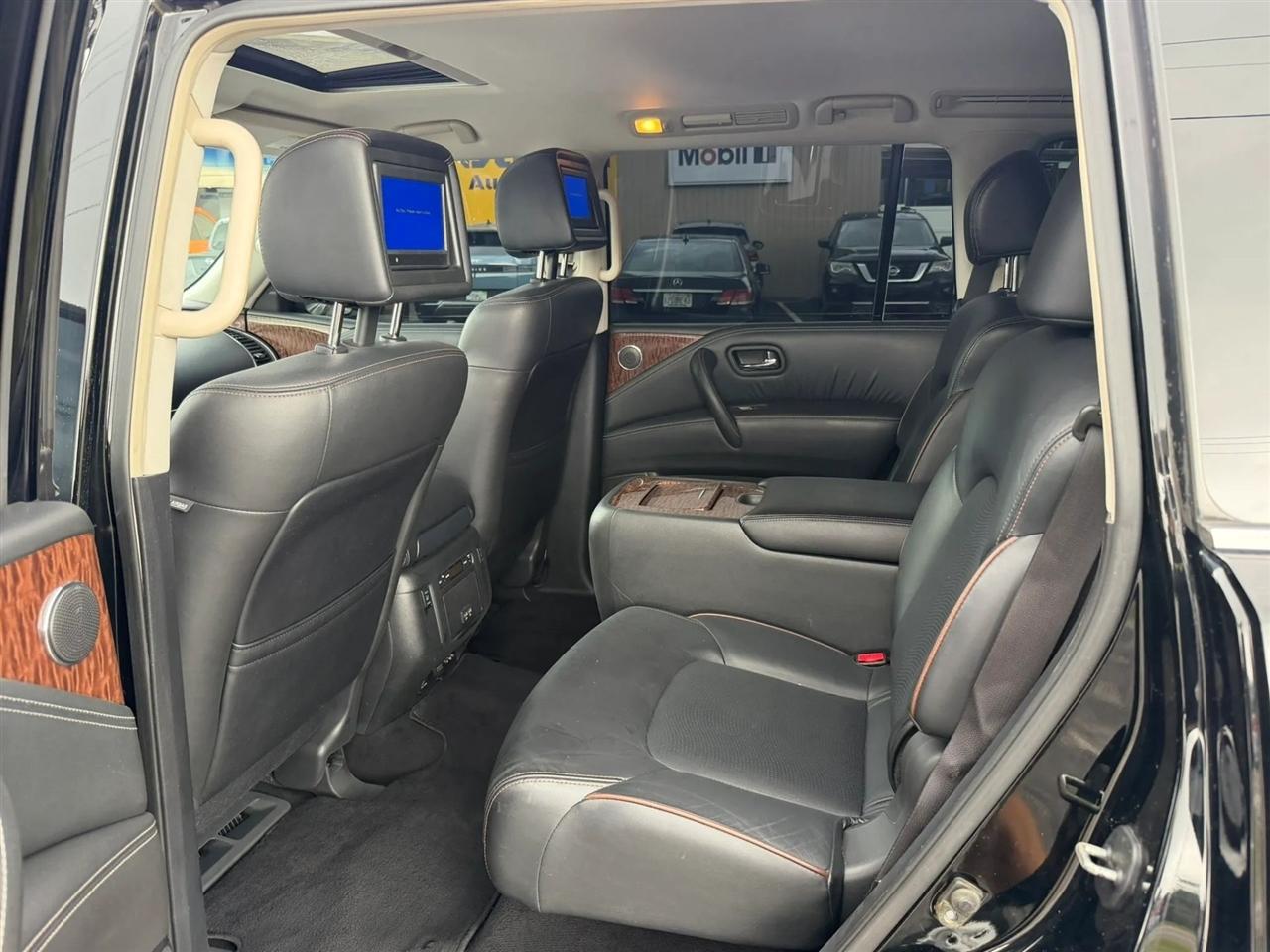 Nissan Armada Platinum AWD 2017