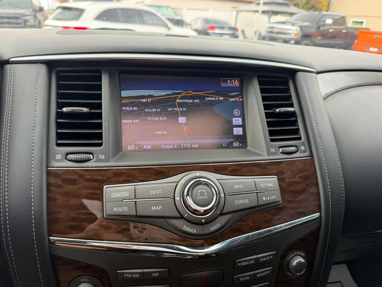Nissan Armada Platinum AWD 2017