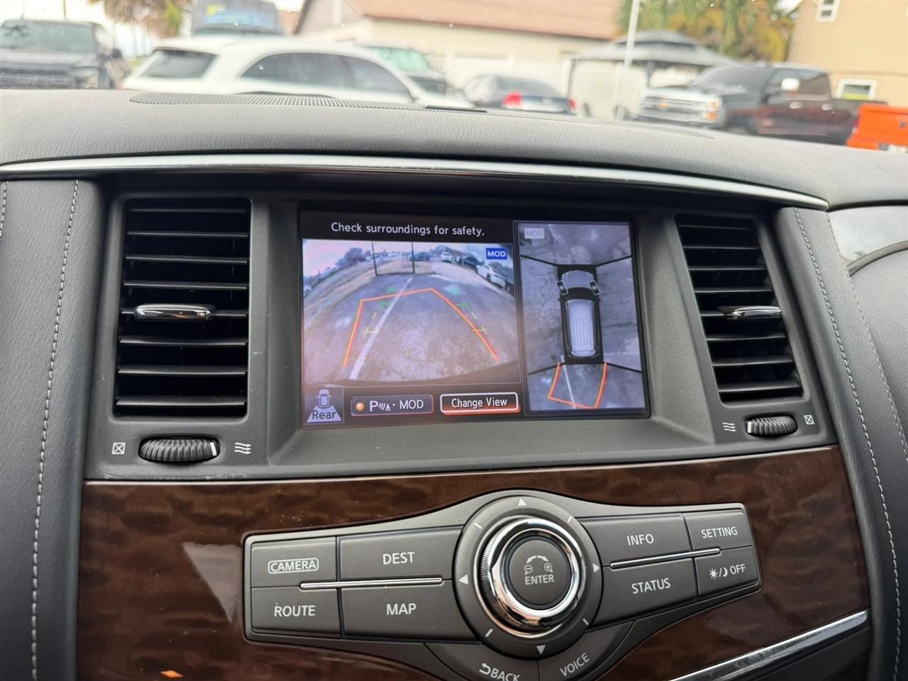 Nissan Armada Platinum AWD 2017