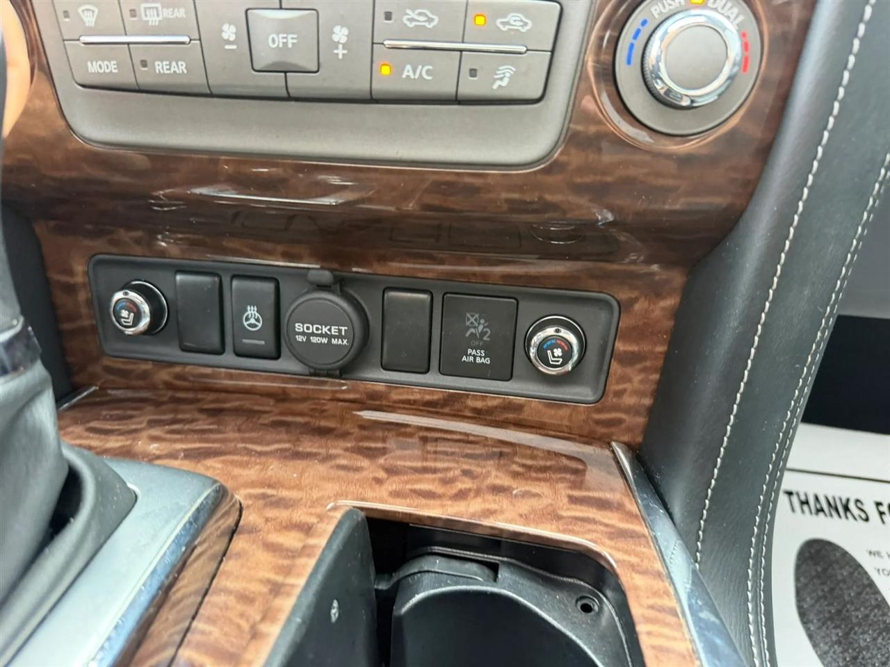 Nissan Armada Platinum AWD 2017