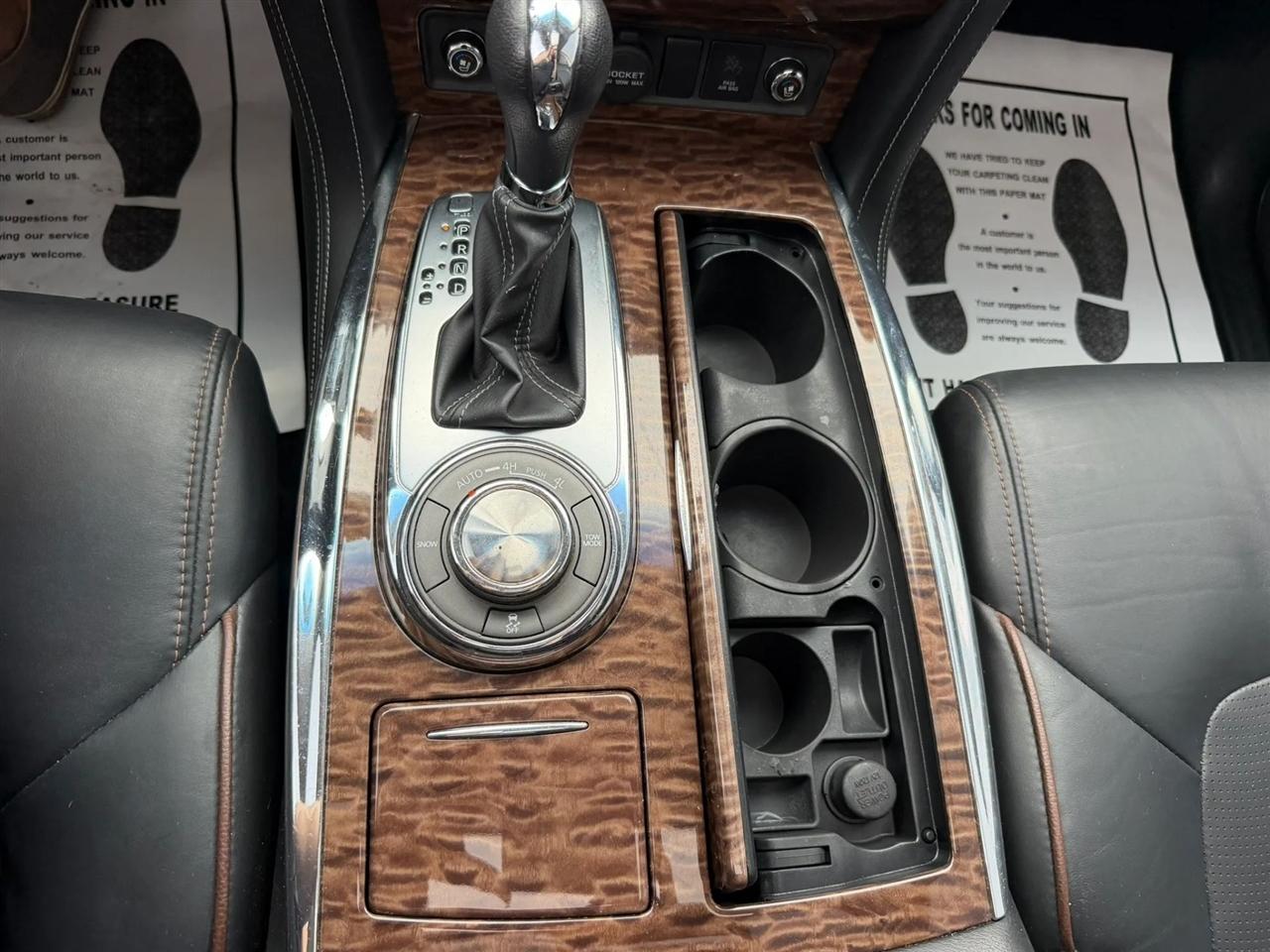 Nissan Armada Platinum AWD 2017