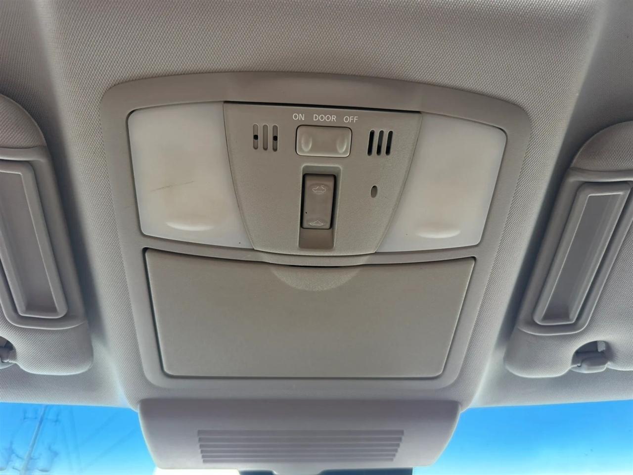 Nissan Armada Platinum AWD 2017