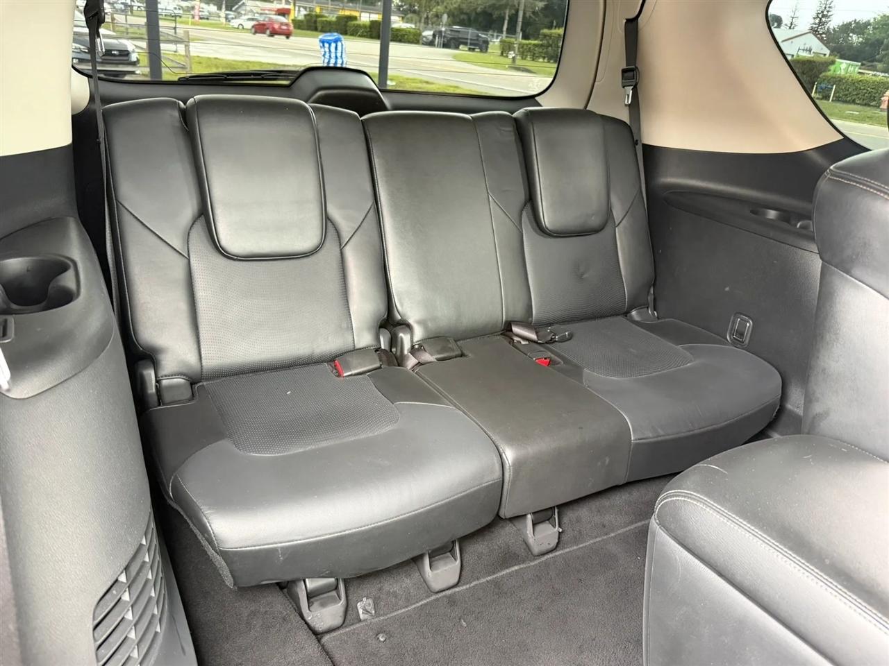Nissan Armada Platinum AWD 2017