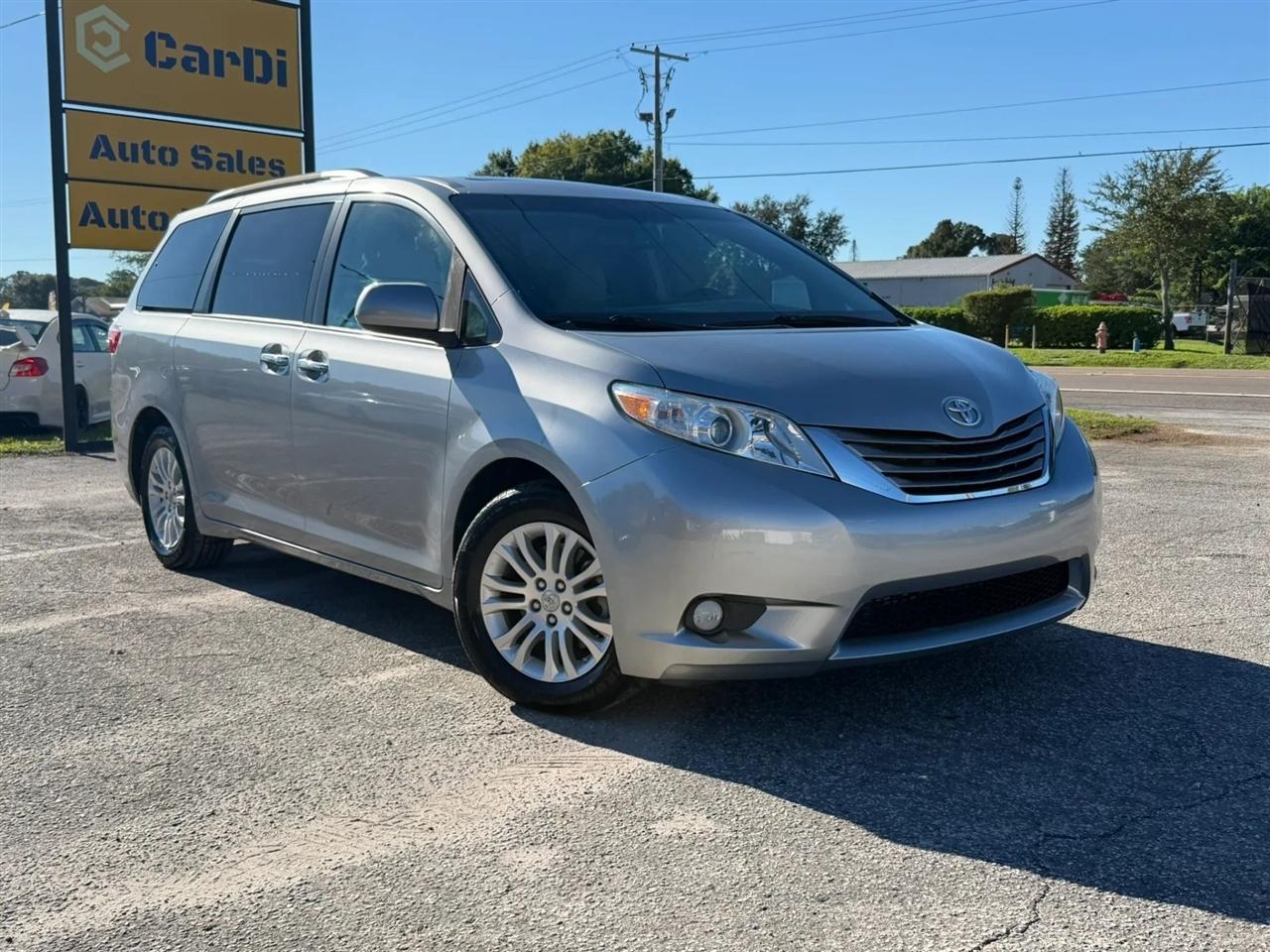 Toyota Sienna Limited Premium 7-Passenger 2017