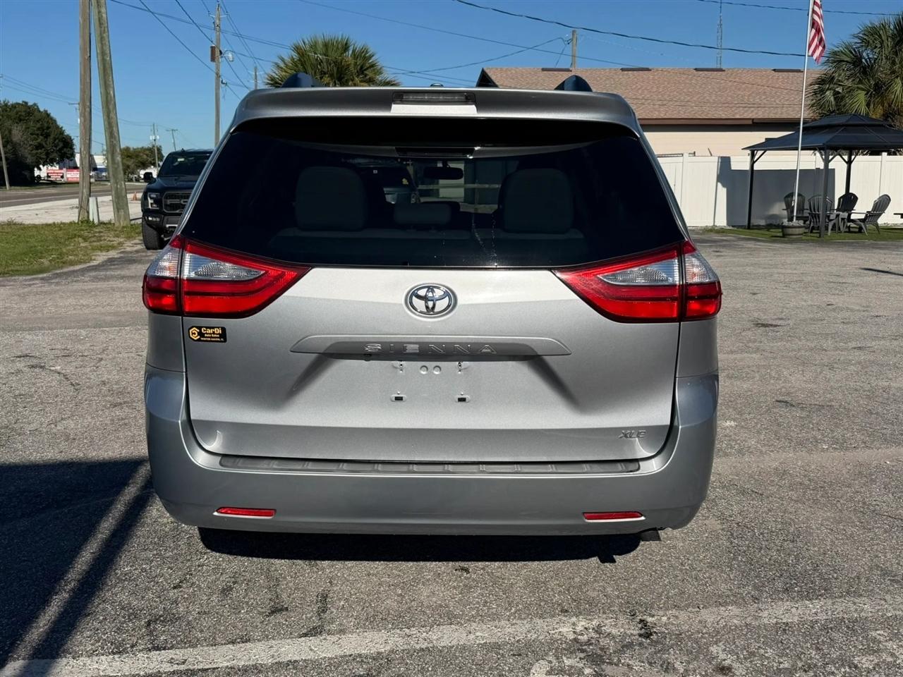 Toyota Sienna Limited Premium 7-Passenger 2017