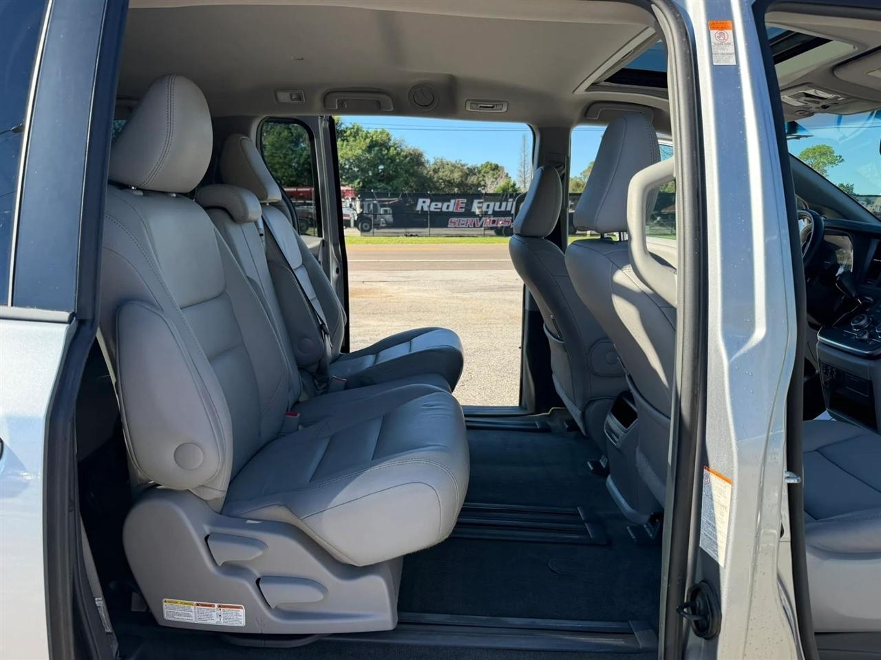 Toyota Sienna Limited Premium 7-Passenger 2017