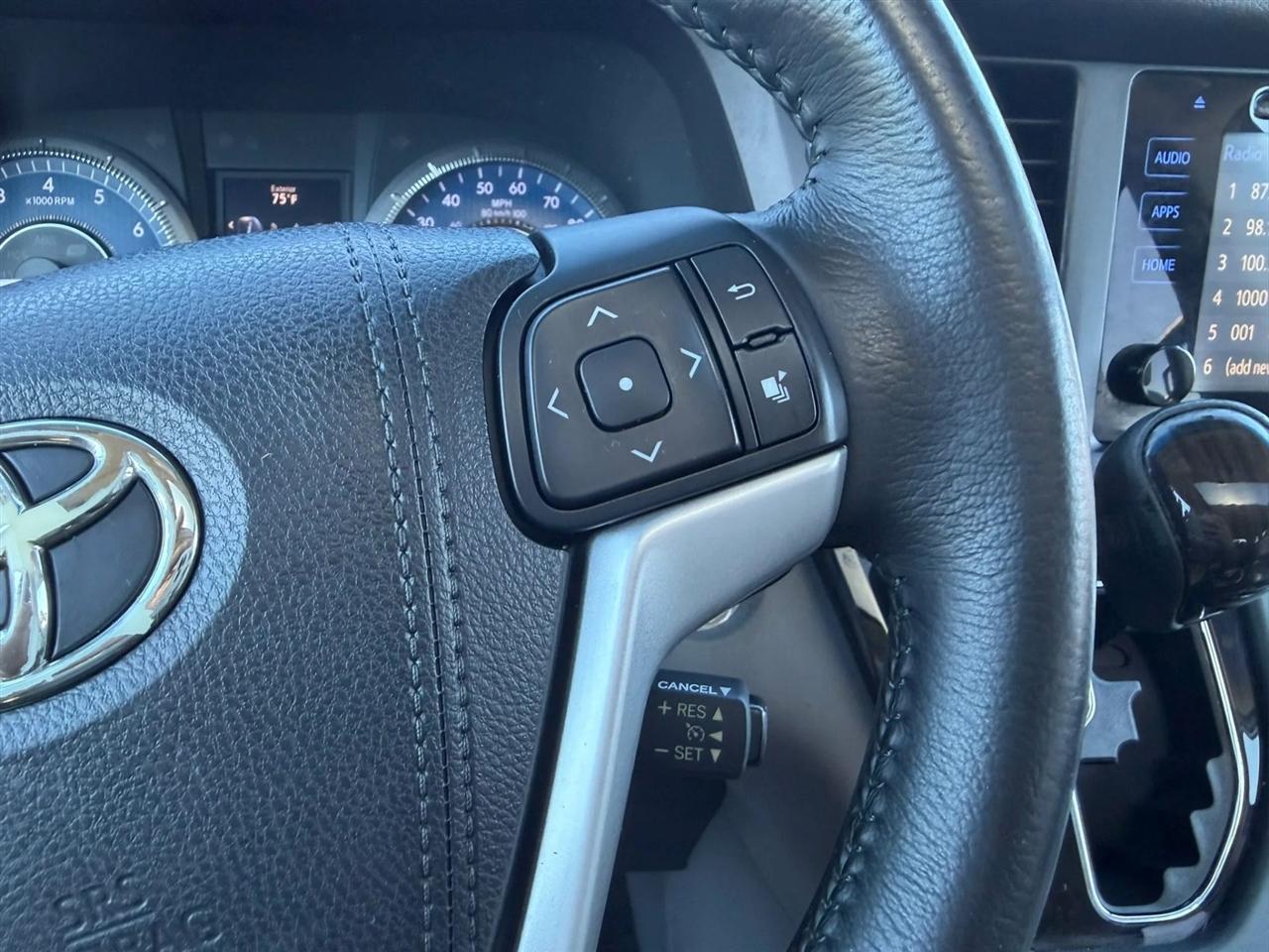 Toyota Sienna Limited Premium 7-Passenger 2017