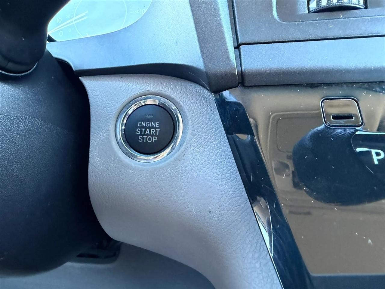 Toyota Sienna Limited Premium 7-Passenger 2017