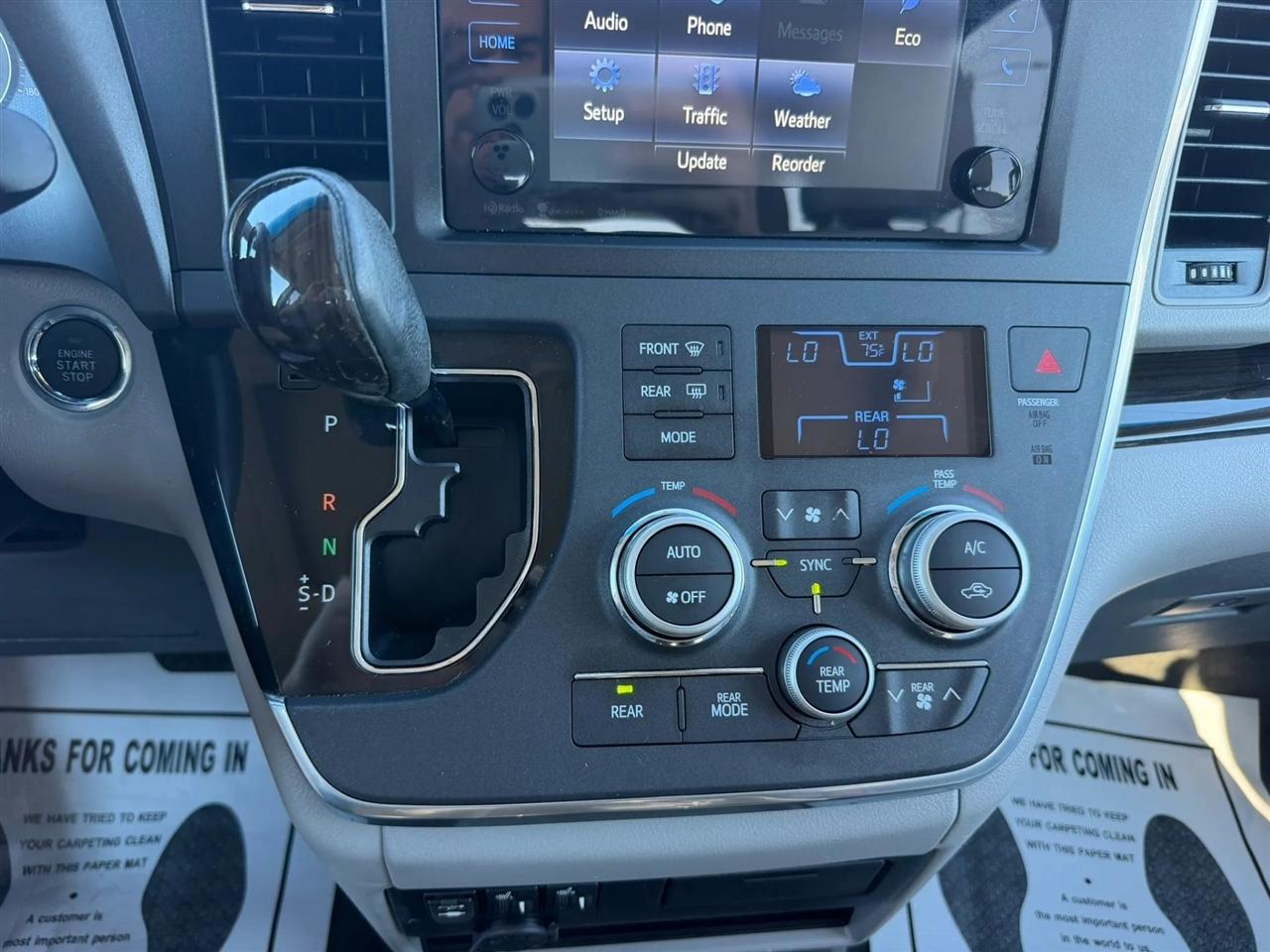 Toyota Sienna Limited Premium 7-Passenger 2017