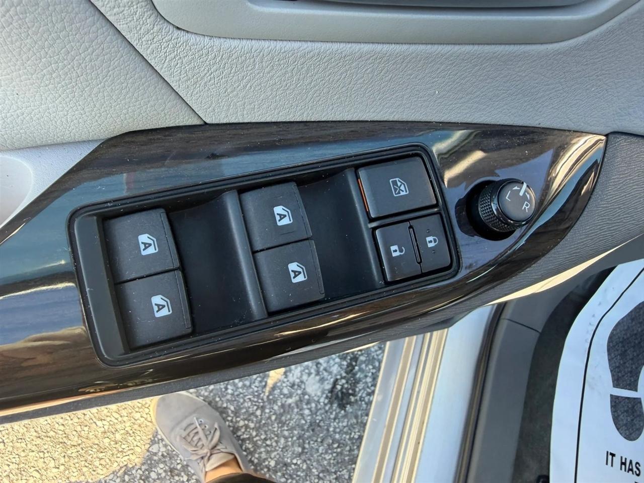 Toyota Sienna Limited Premium 7-Passenger 2017