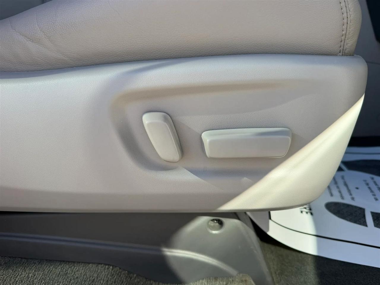 Toyota Sienna Limited Premium 7-Passenger 2017