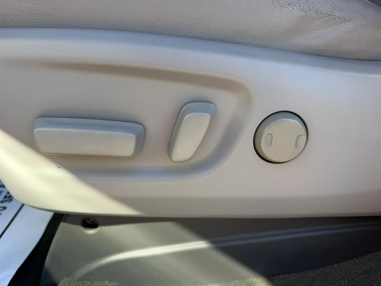 Toyota Sienna Limited Premium 7-Passenger 2017