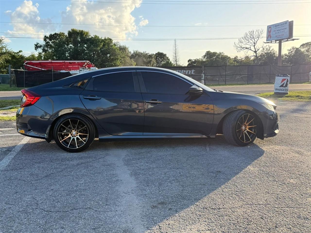 Honda Civic LX Sedan 6MT 2018