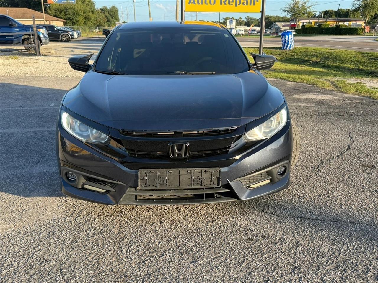 Honda Civic LX Sedan 6MT 2018