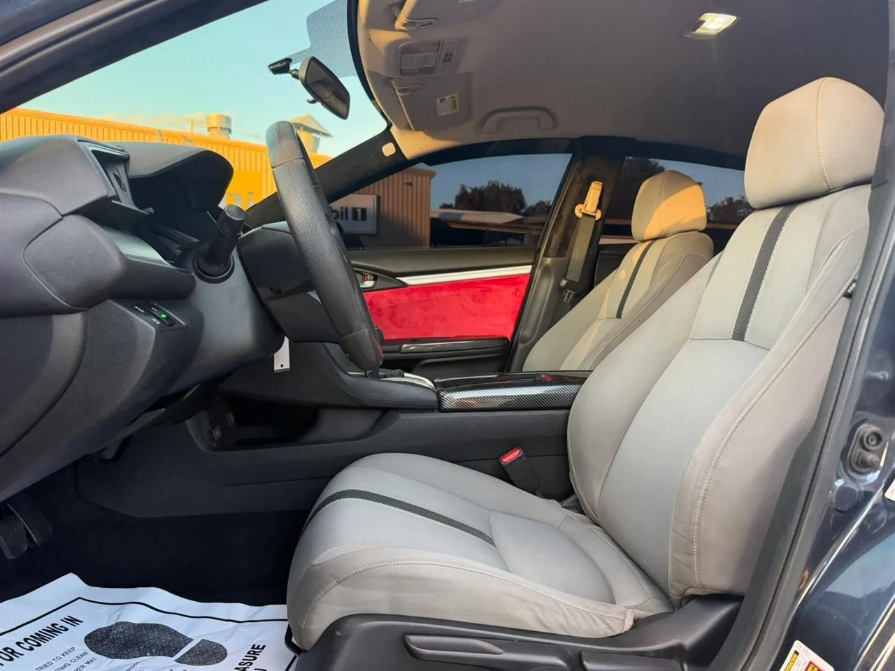 Honda Civic LX Sedan 6MT 2018