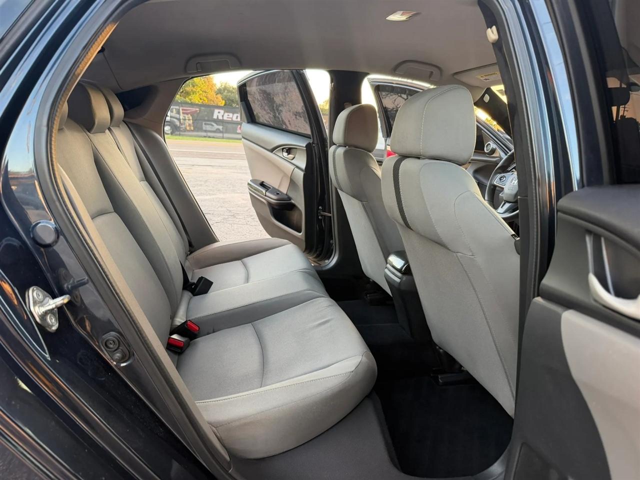 Honda Civic LX Sedan 6MT 2018