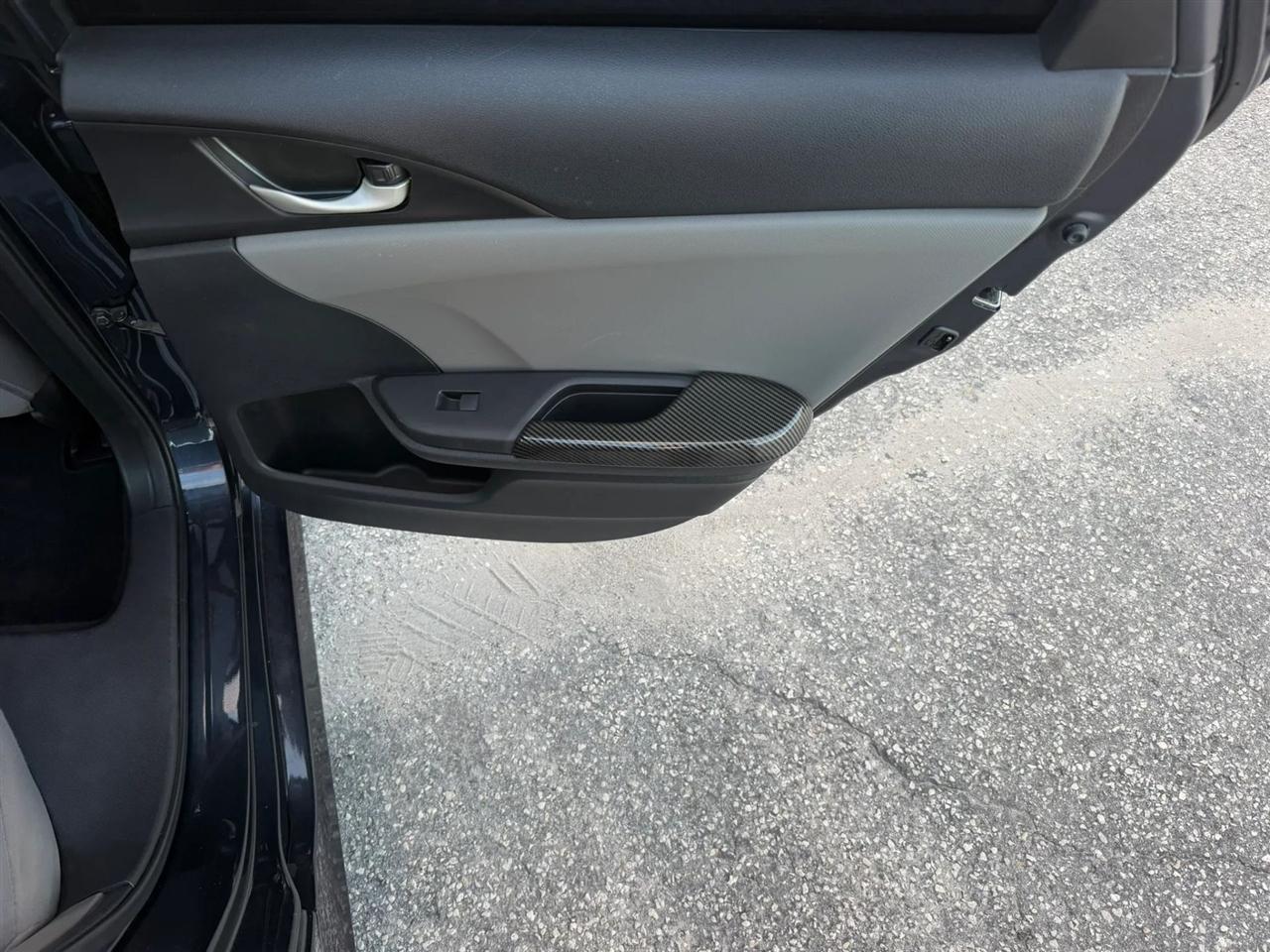 Honda Civic LX Sedan 6MT 2018