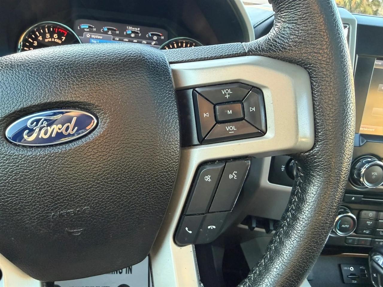 Ford F-150 Lariat SuperCrew 5.5-ft. Bed 4WD 2015