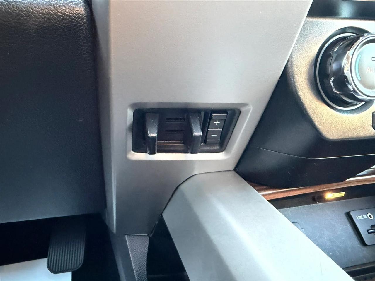 Ford F-150 Lariat SuperCrew 5.5-ft. Bed 4WD 2015