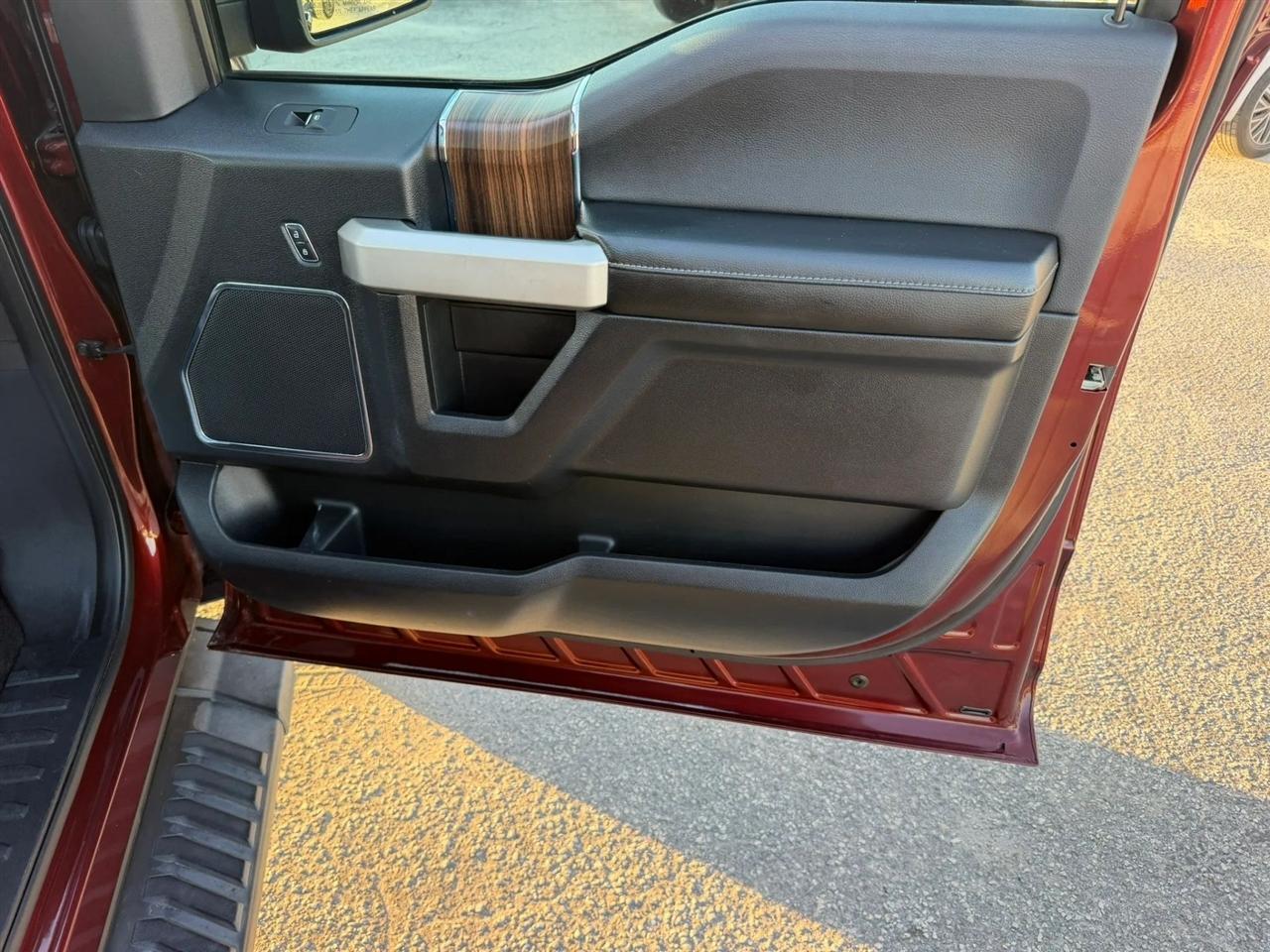 Ford F-150 Lariat SuperCrew 5.5-ft. Bed 4WD 2015