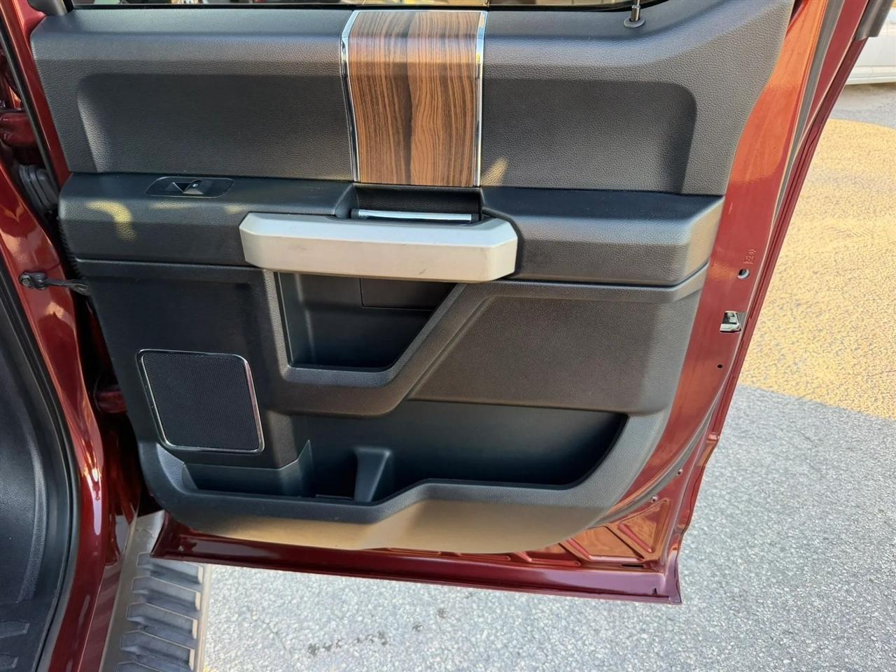 Ford F-150 Lariat SuperCrew 5.5-ft. Bed 4WD 2015