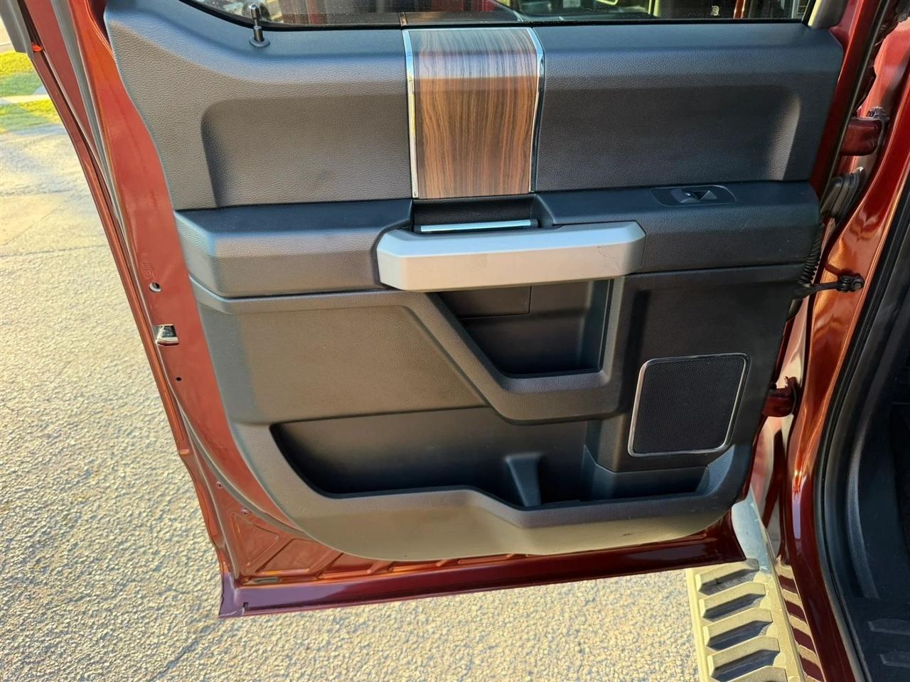 Ford F-150 Lariat SuperCrew 5.5-ft. Bed 4WD 2015