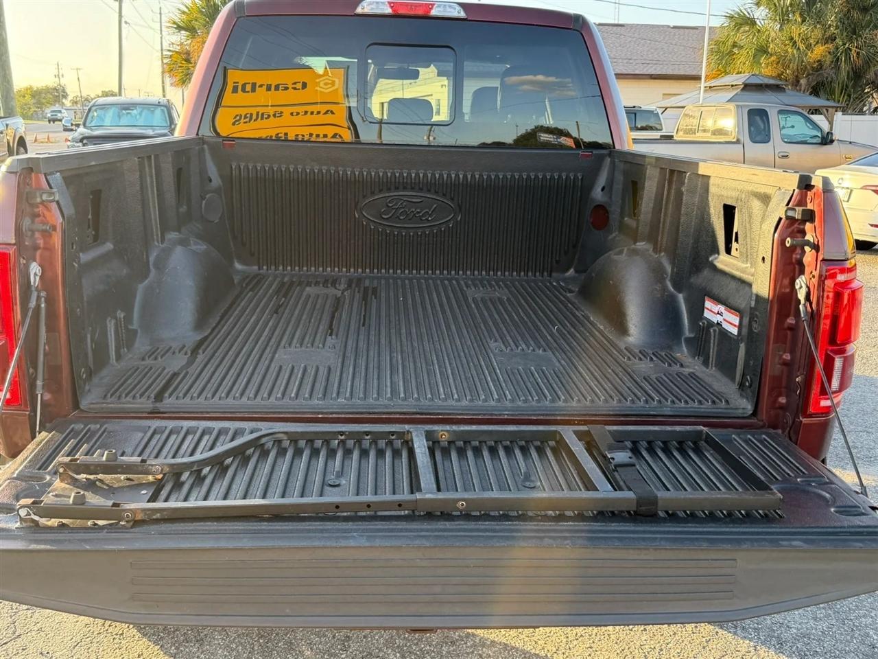 Ford F-150 Lariat SuperCrew 5.5-ft. Bed 4WD 2015