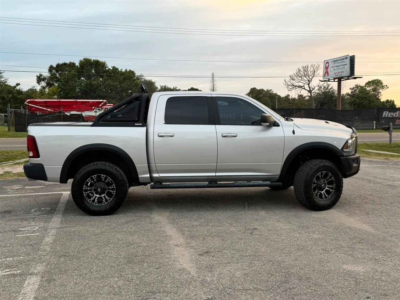RAM 1500 Rebel Crew Cab SWB 4WD 2017